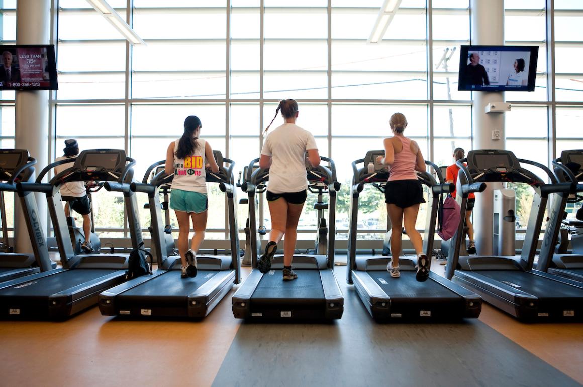 09/19/2012 - Medford/Somerville, MA - Students and members of the Tufts community run on treadmills at the newly opened Steve Tisch Sports and Fitness Center, Sept. 19, 2012. (Emily Zilm for Tufts University)